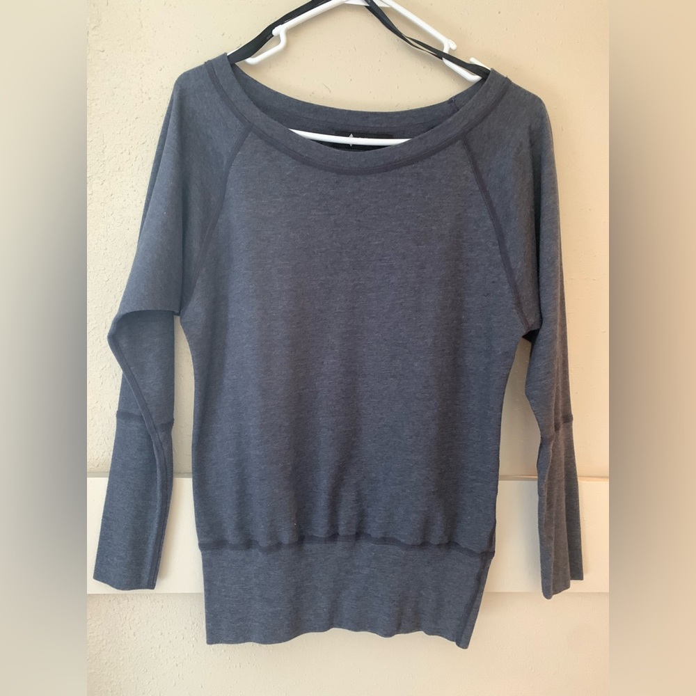 Nux Sweat Top